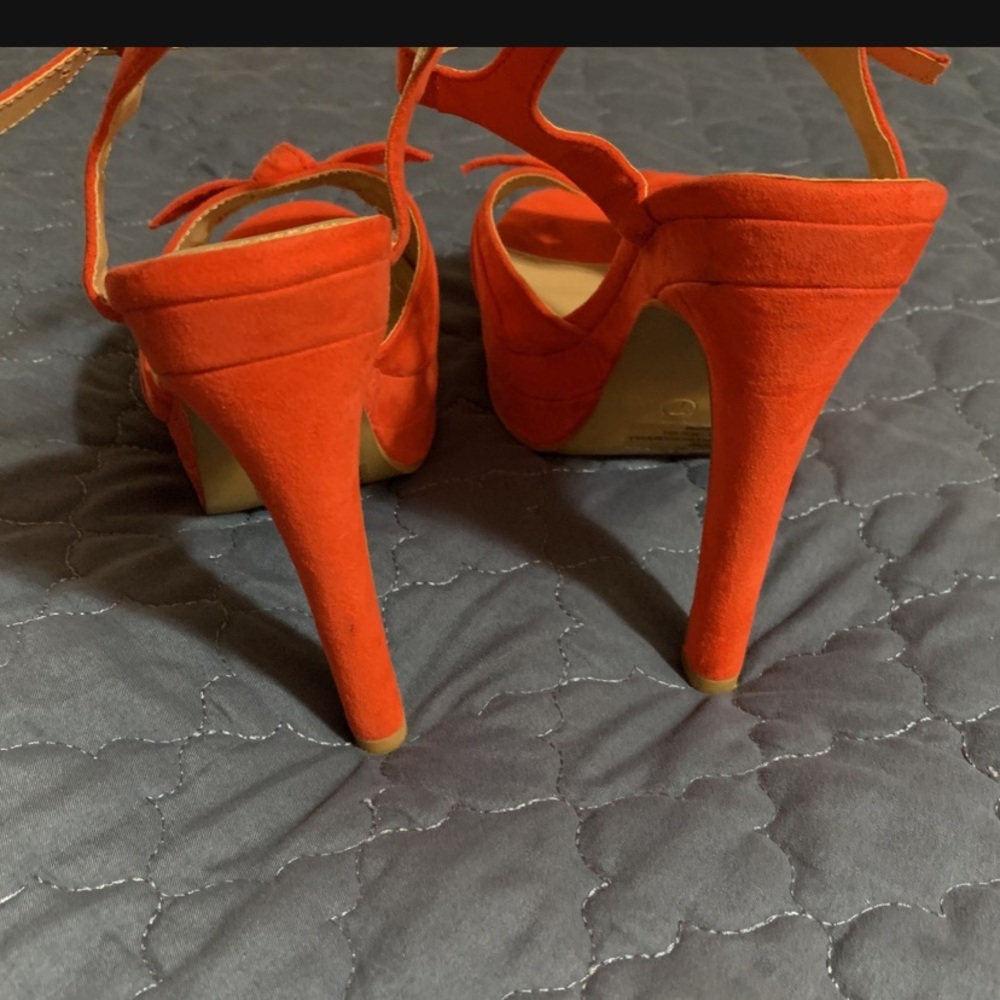 High heels. - Picture 3 of 3